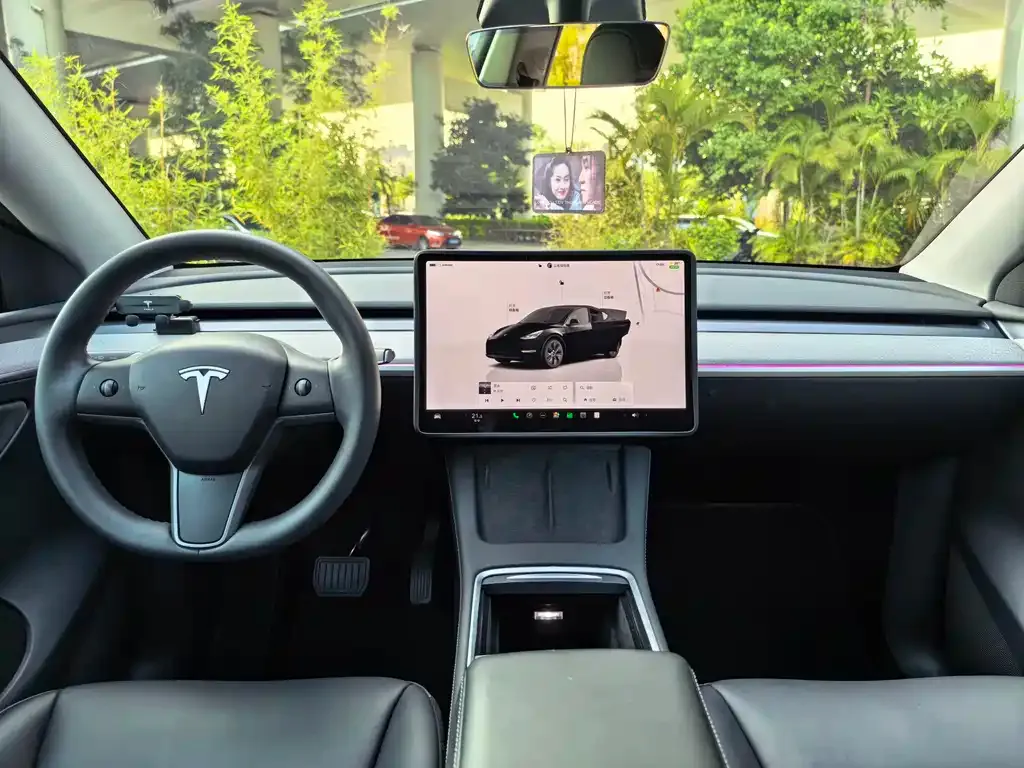 Tesla Model Y — фото 6