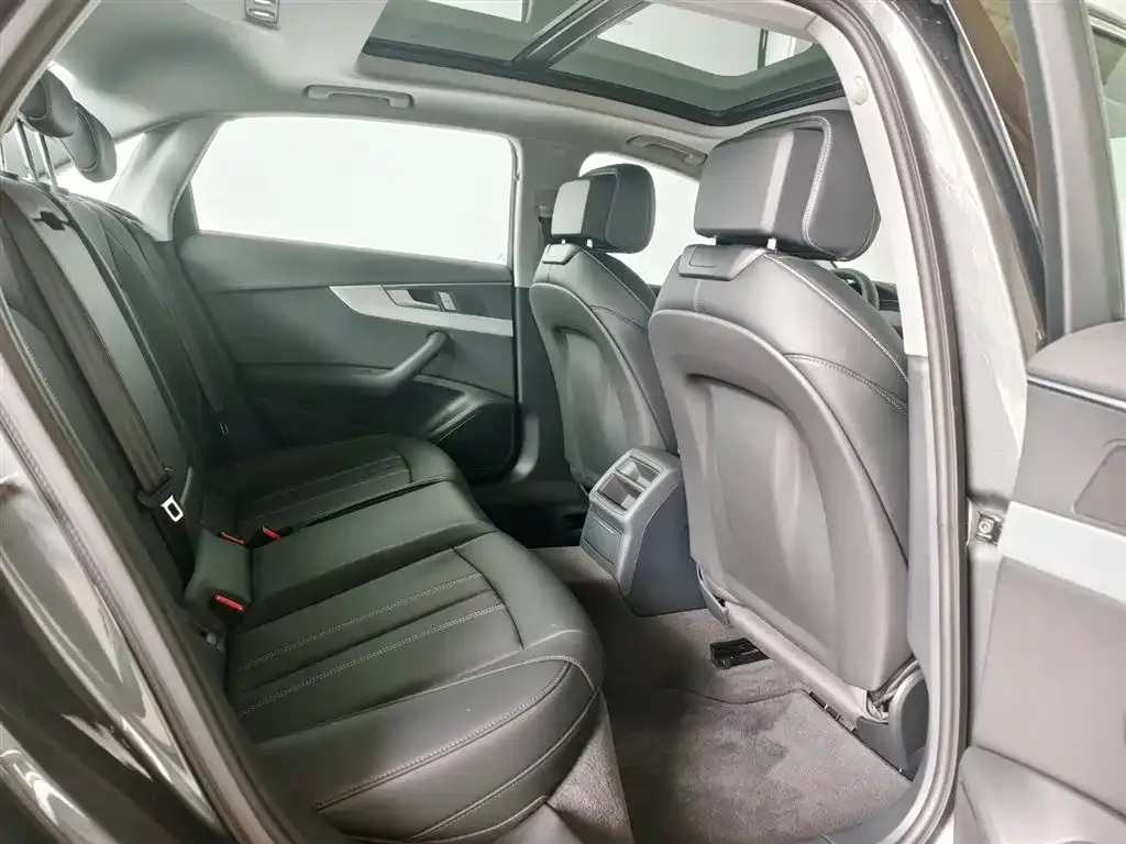 Audi A4L 2025 из CN, фото 7