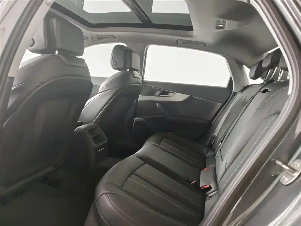 Audi A4L 2025 из CN, фото 3