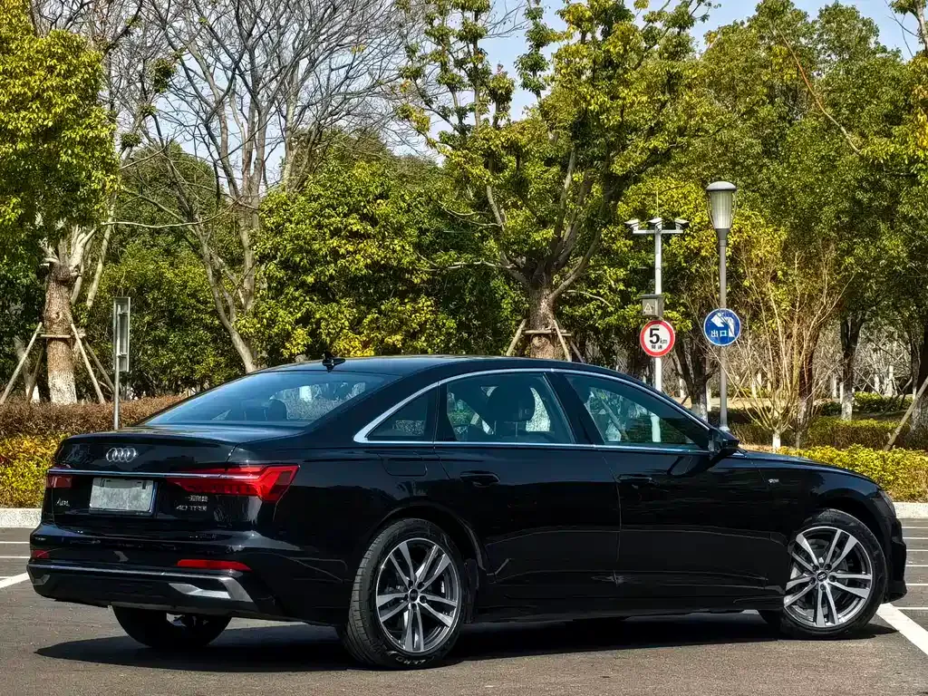 Audi A6L 2025 из CN, фото 5
