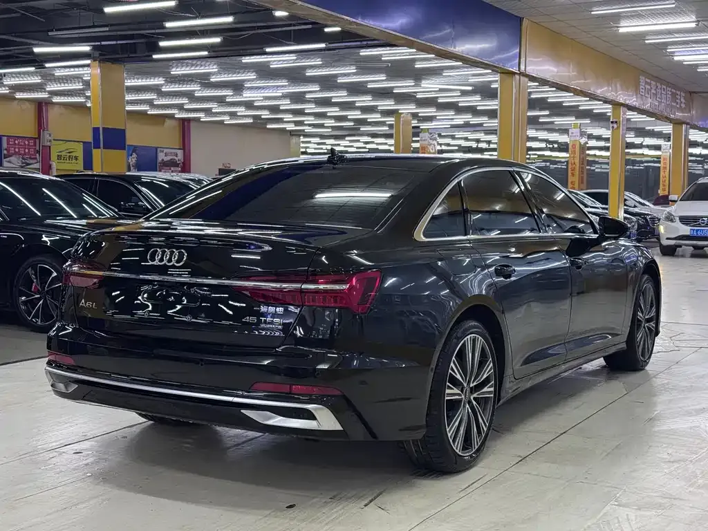 Audi A6L — фото 5