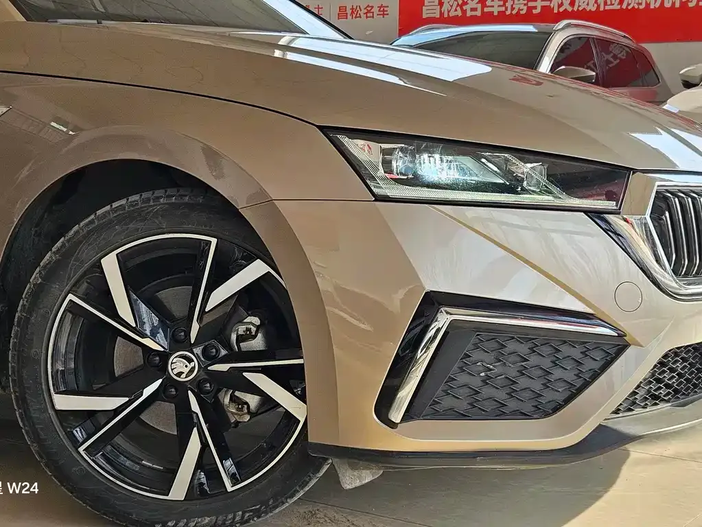 Skoda Octavia — фото 3