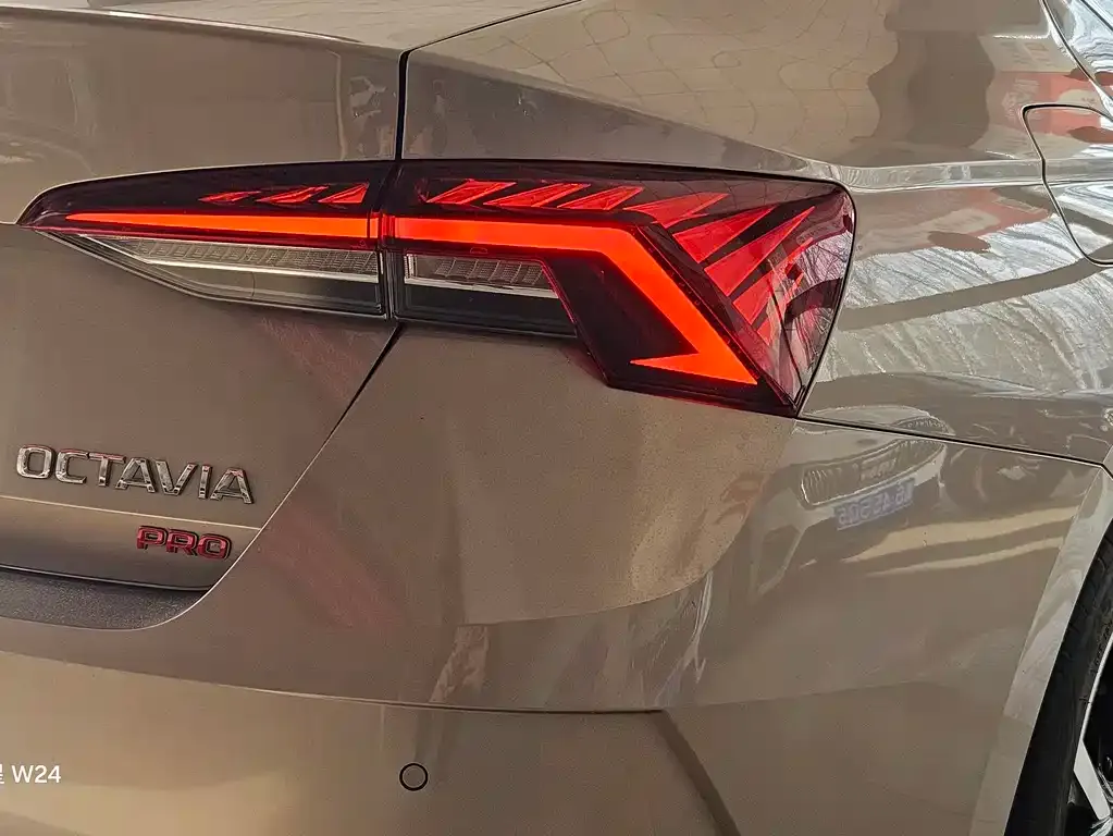Skoda Octavia — фото 4