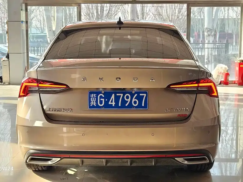 Skoda Octavia — фото 5