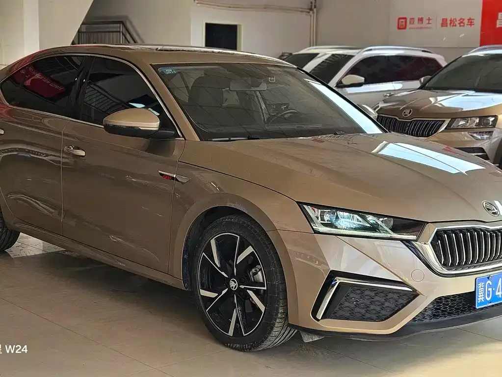Skoda Octavia — фото 8