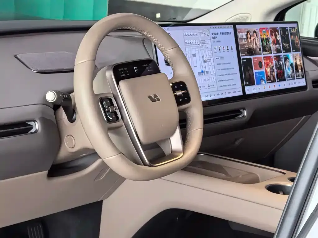 Li Auto i8 — фото 6