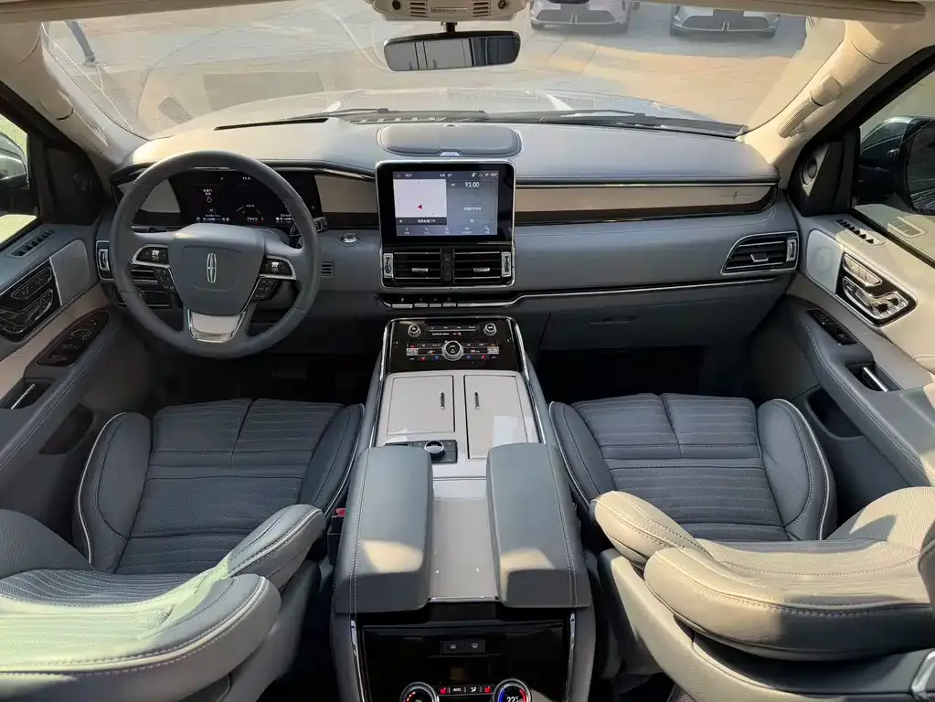 Lincoln Navigator — фото 2