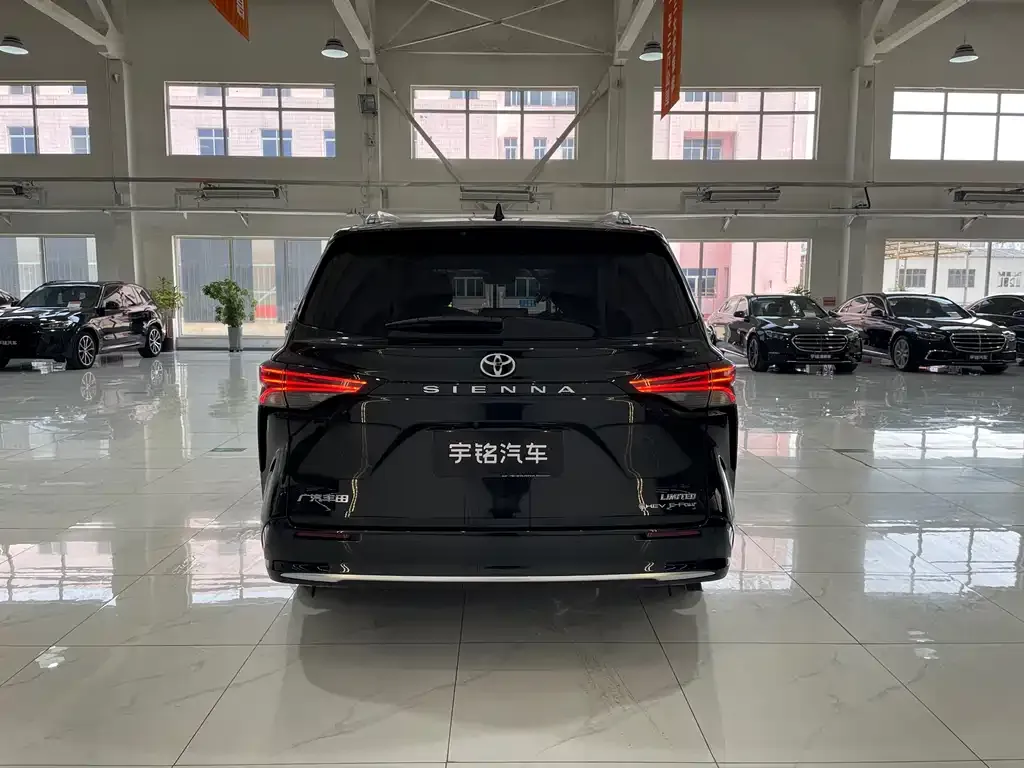 Toyota Sienna 2025 из CN, фото 3