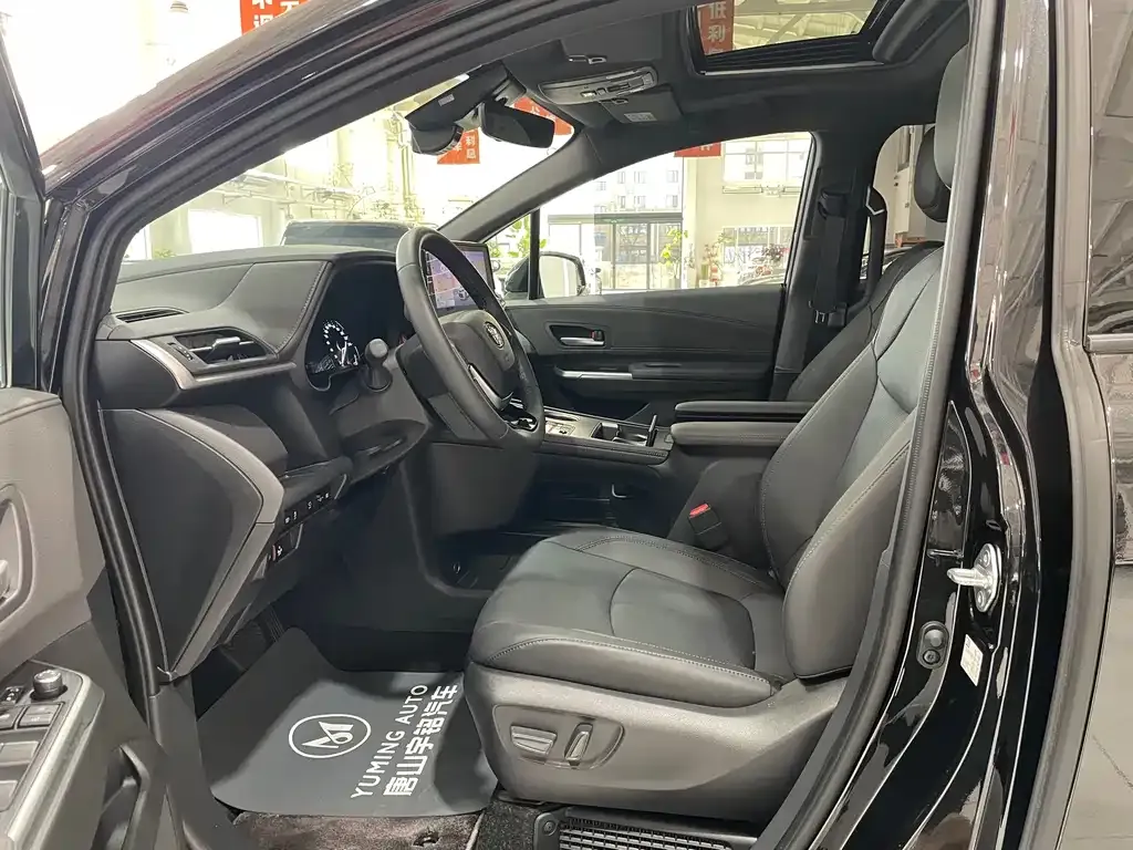 Toyota Sienna 2025 из CN, фото 8