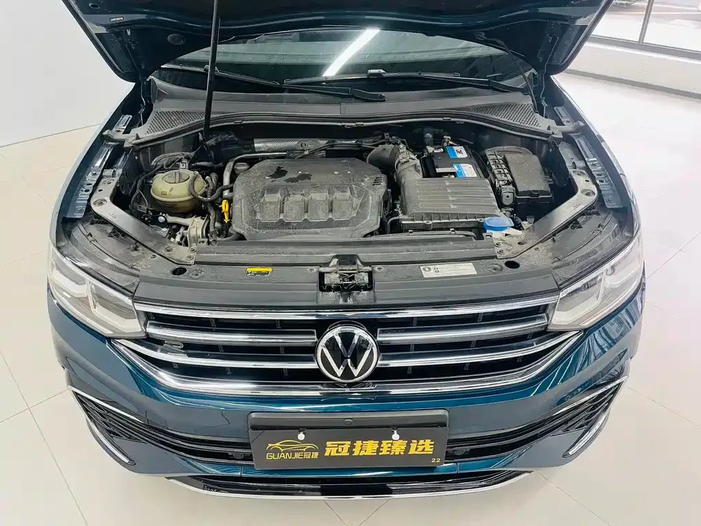 Volkswagen Tiguan L — фото 6