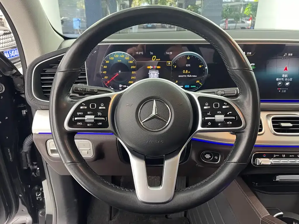 Mercedes-Benz GLE — фото 10