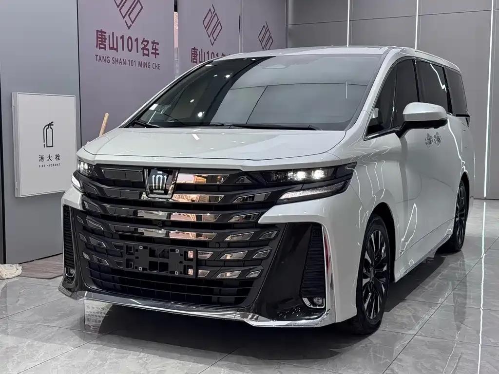 Toyota Vellfire — фото 1