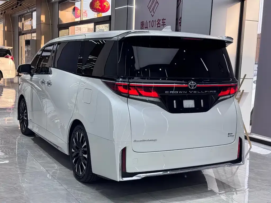 Toyota Vellfire — фото 9