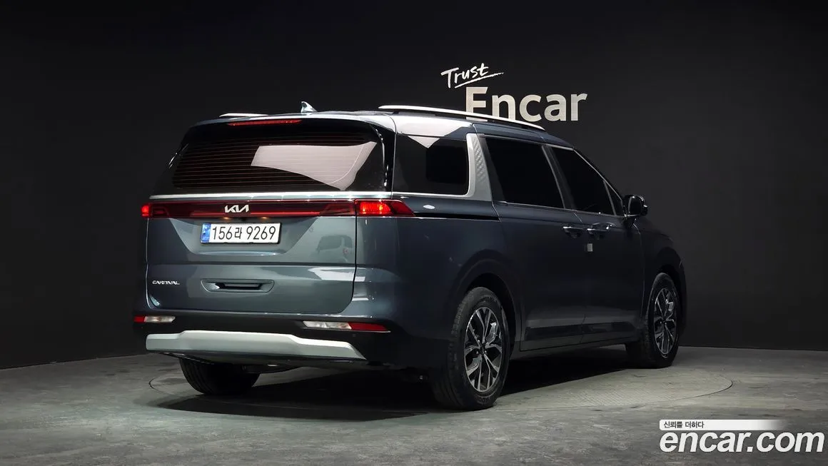Kia Carnival — фото 10