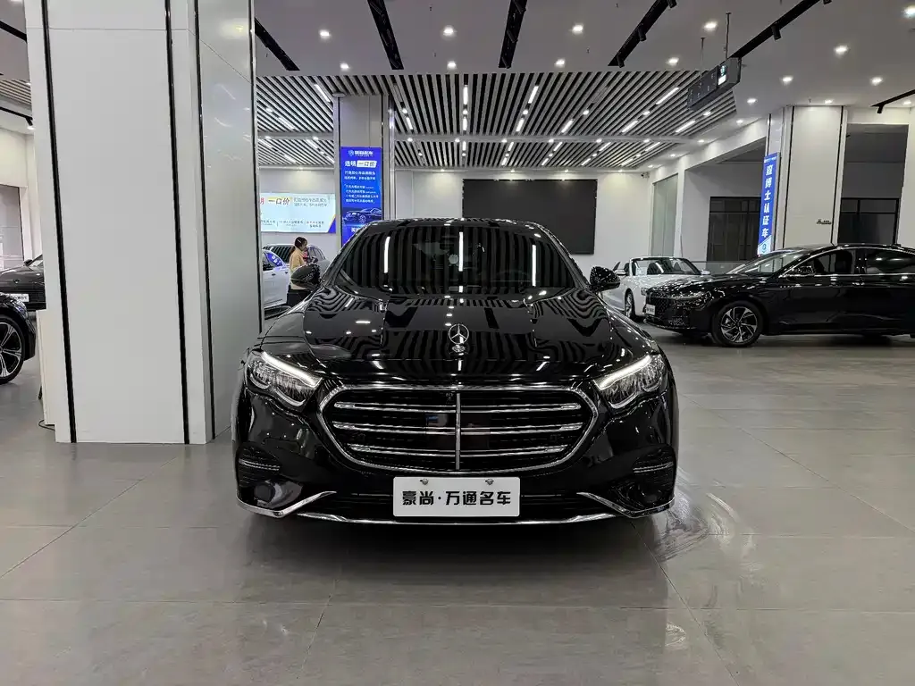 Mercedes-Benz E-Class — фото 5
