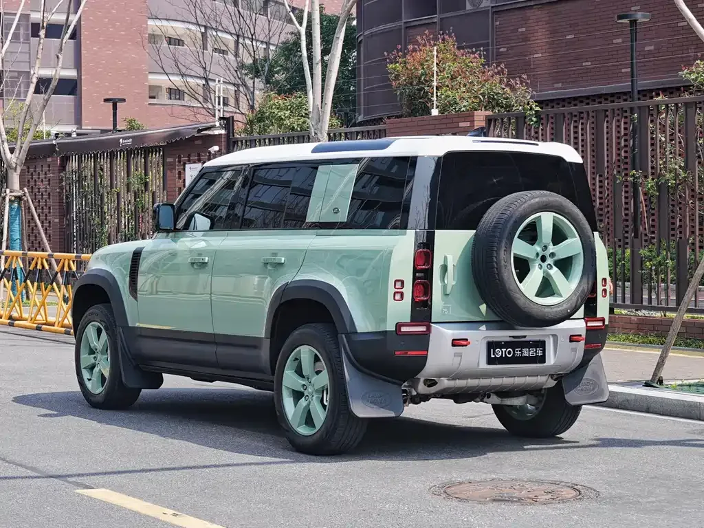 Land Rover Defender — фото 9