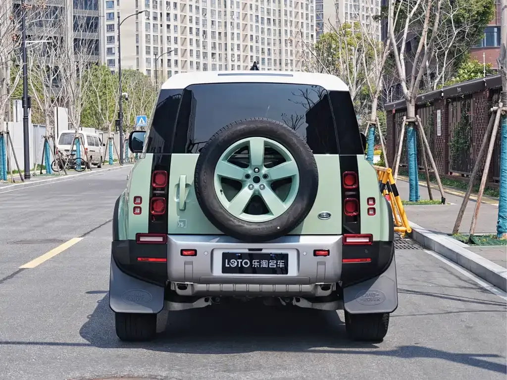 Land Rover Defender — фото 10