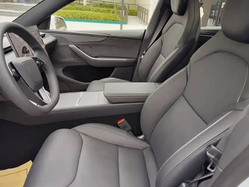 Tesla Model Y L — фото 3