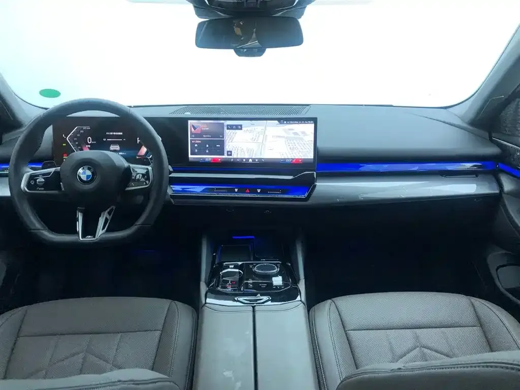 BMW 5 Series — фото 10