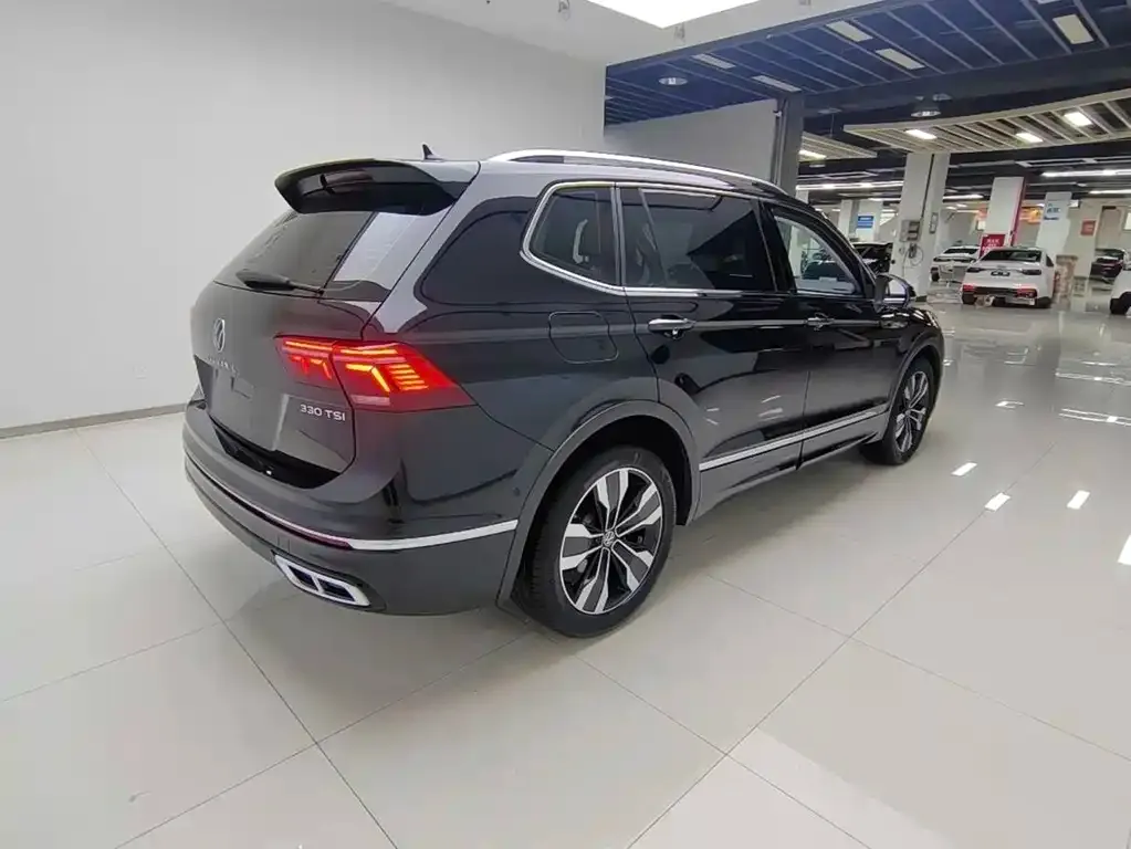 Volkswagen Tiguan L — фото 6