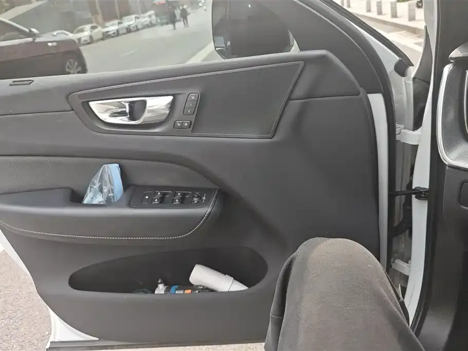 Volvo XC60 2021 из CN, фото 4