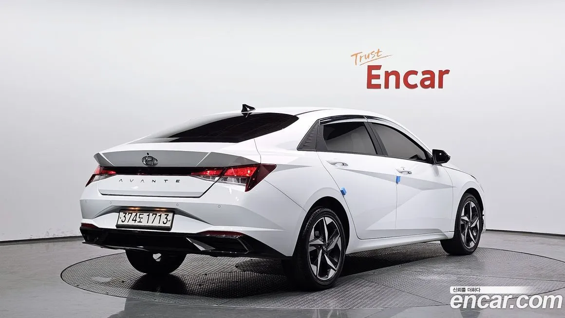 Hyundai AVANTE — фото 3