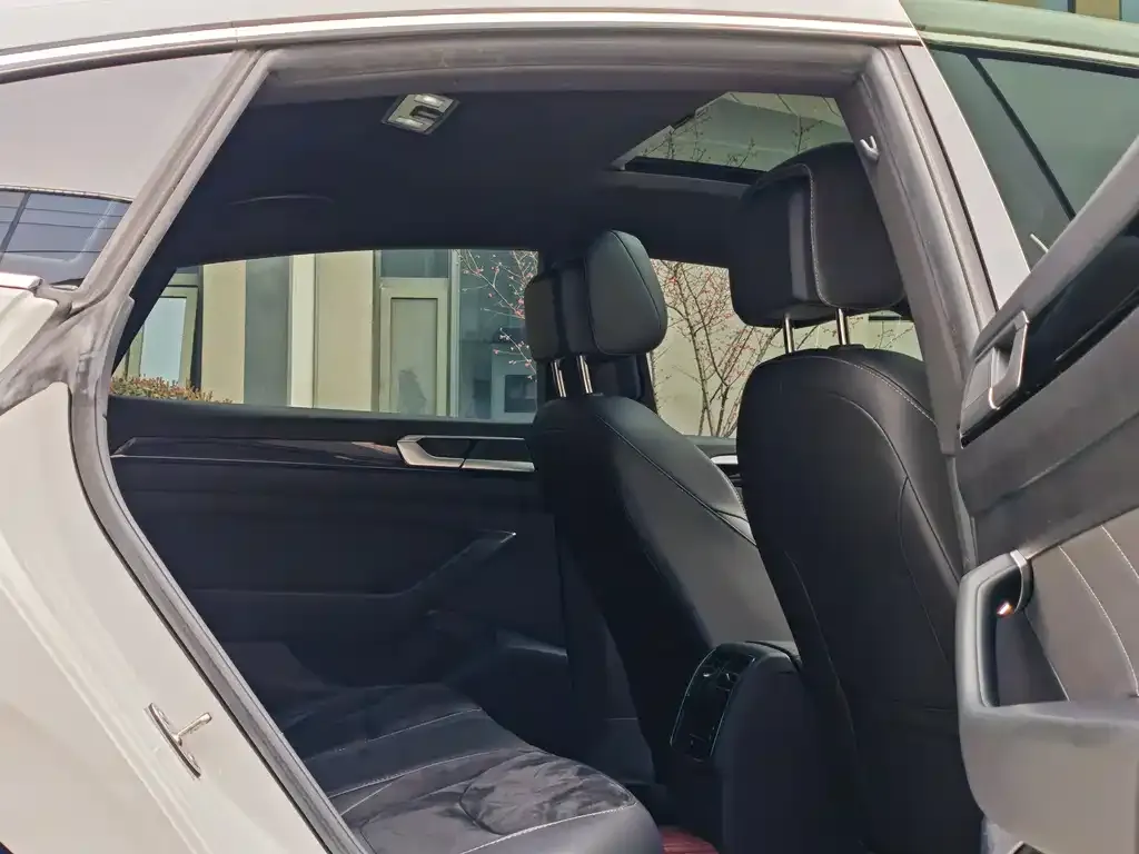 Volkswagen CC 2022 из CN, фото 4