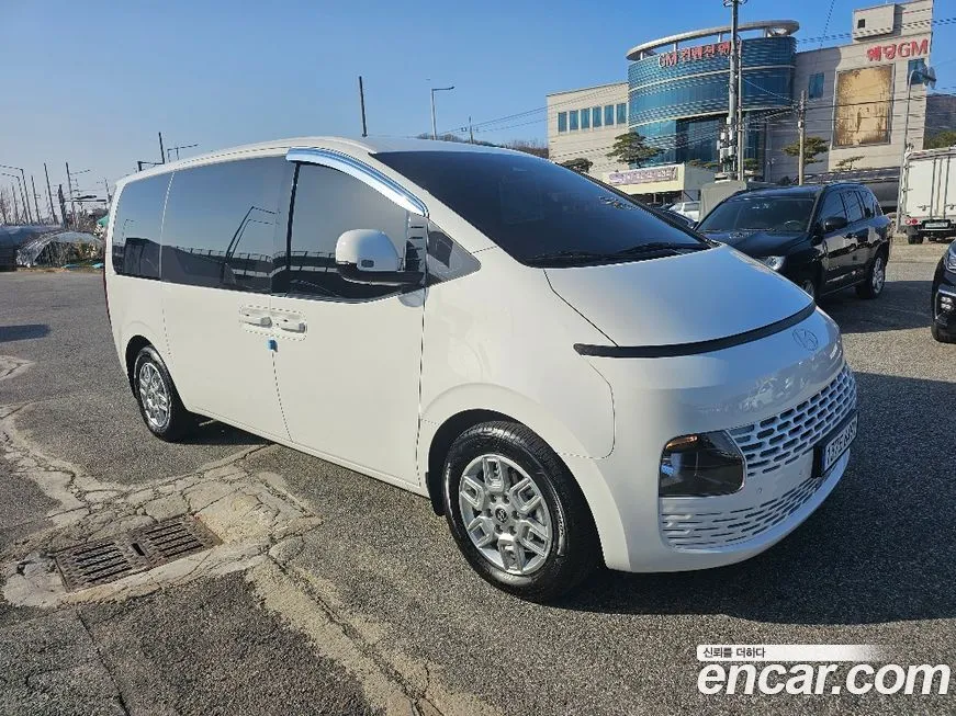 Hyundai Staria — фото 1