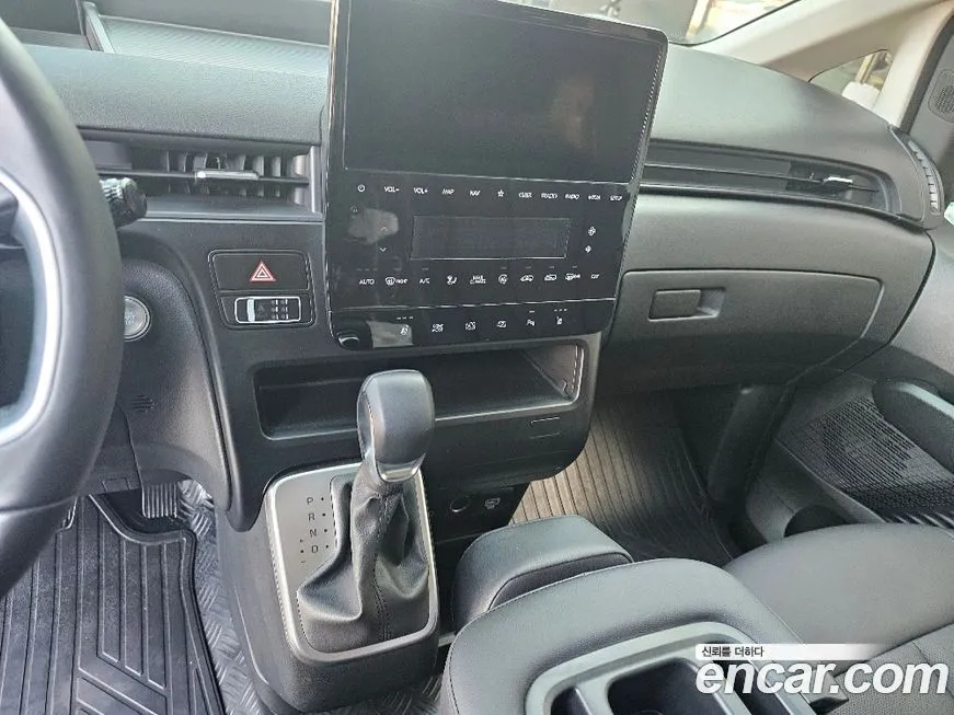 Hyundai Staria — фото 3
