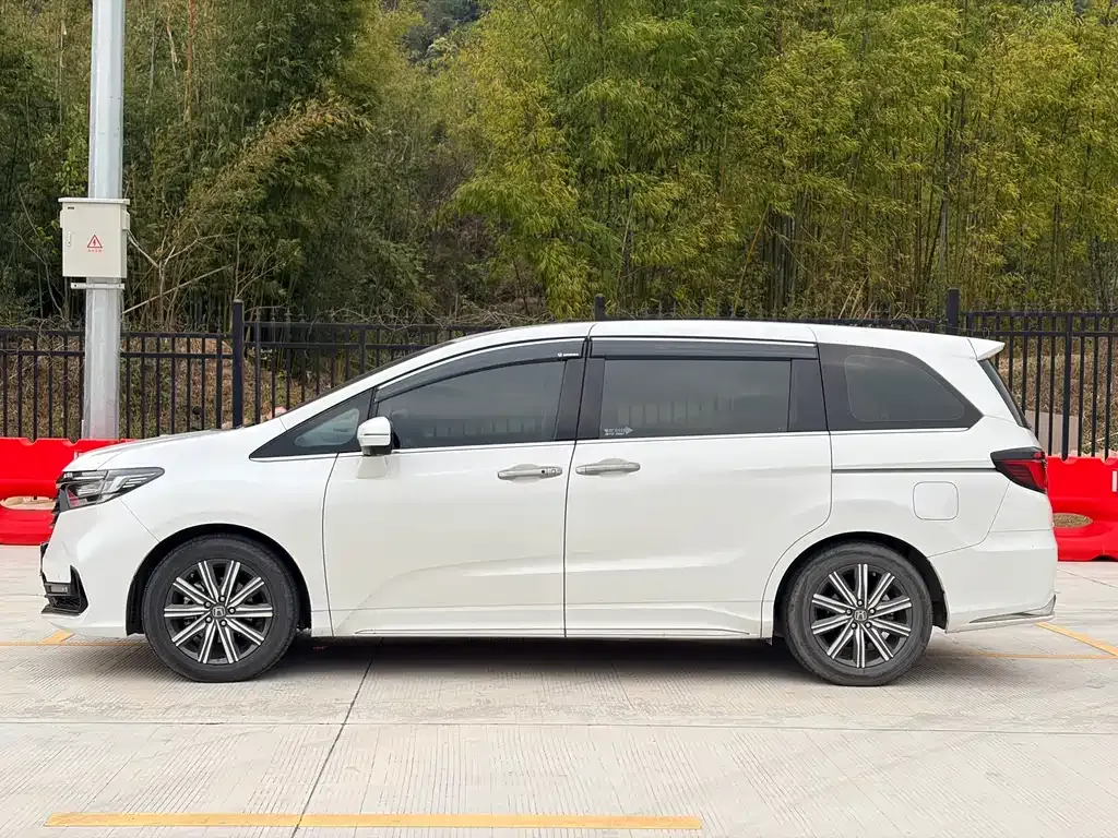 Honda Odyssey — фото 7