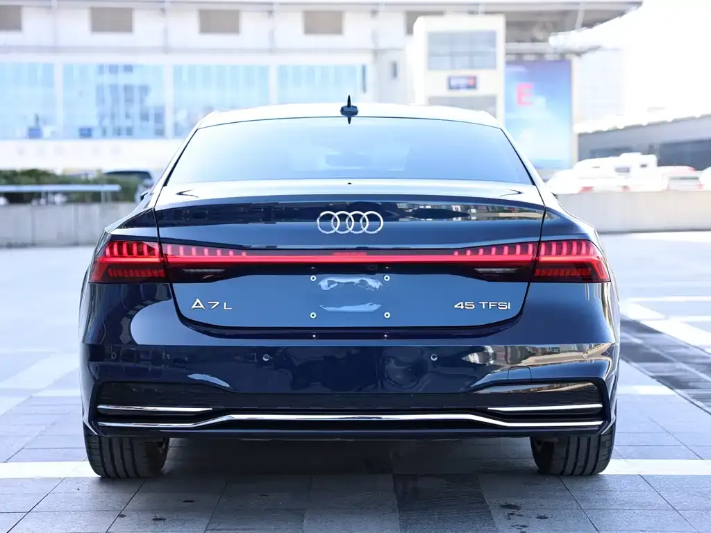 Audi A7L 2024 из CN, фото 2