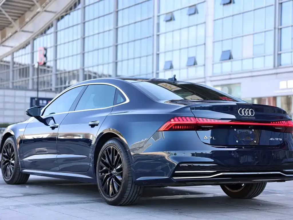 Audi A7L 2024 из CN, фото 6