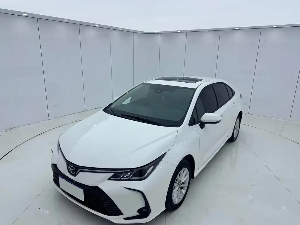 Toyota Corolla 2023 из CN, фото 1