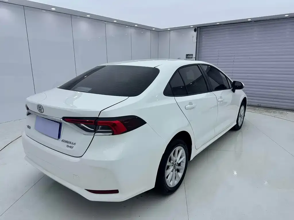 Toyota Corolla 2023 из CN, фото 2