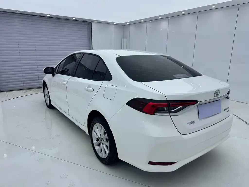 Toyota Corolla 2023 из CN, фото 4