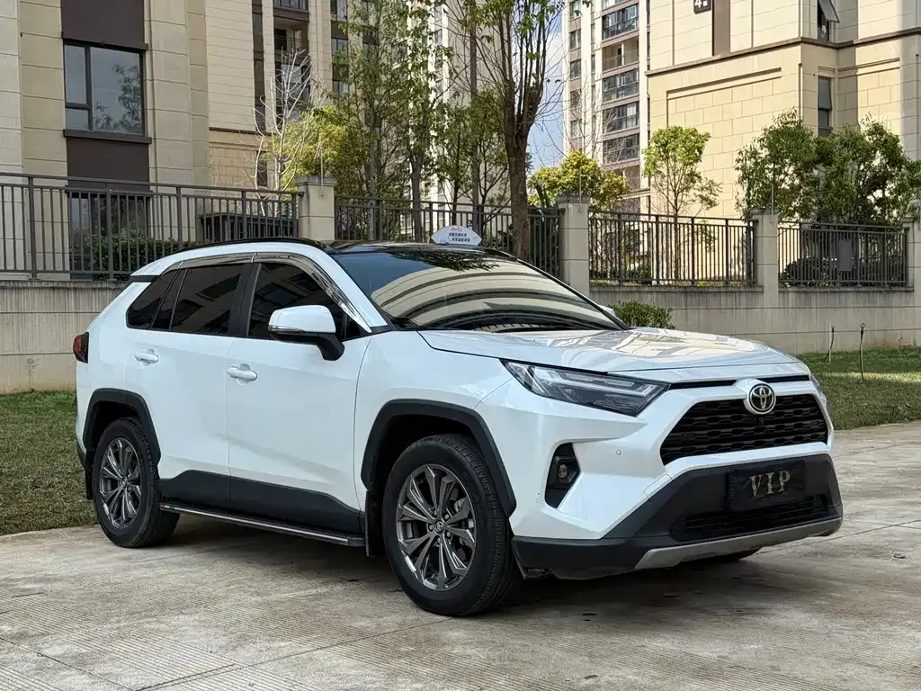 Toyota RAV4 2024 из CN, фото 1