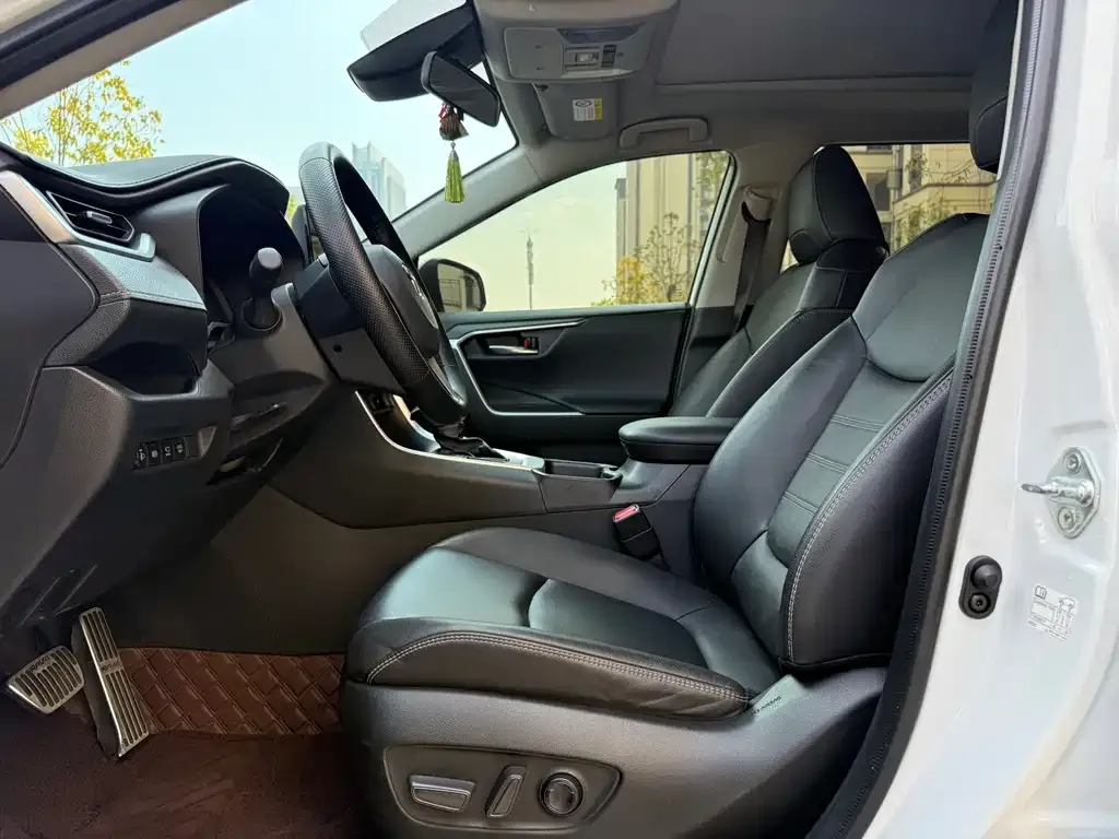 Toyota RAV4 2024 из CN, фото 9