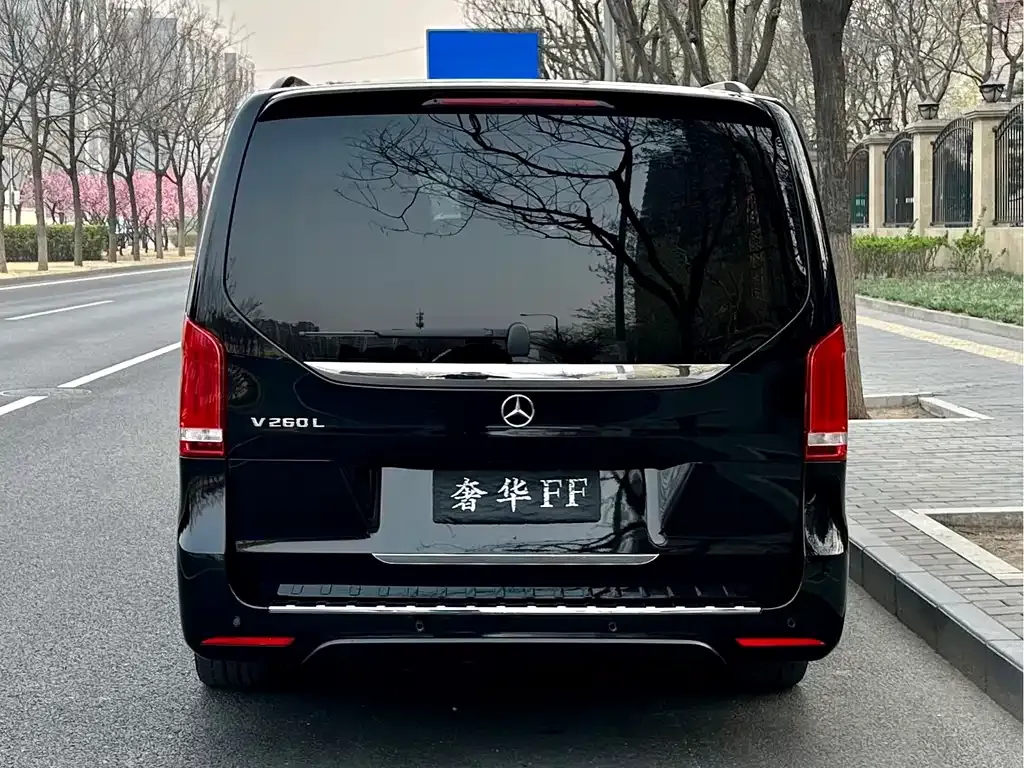 Mercedes-Benz V-Class 2023 из CN, фото 7