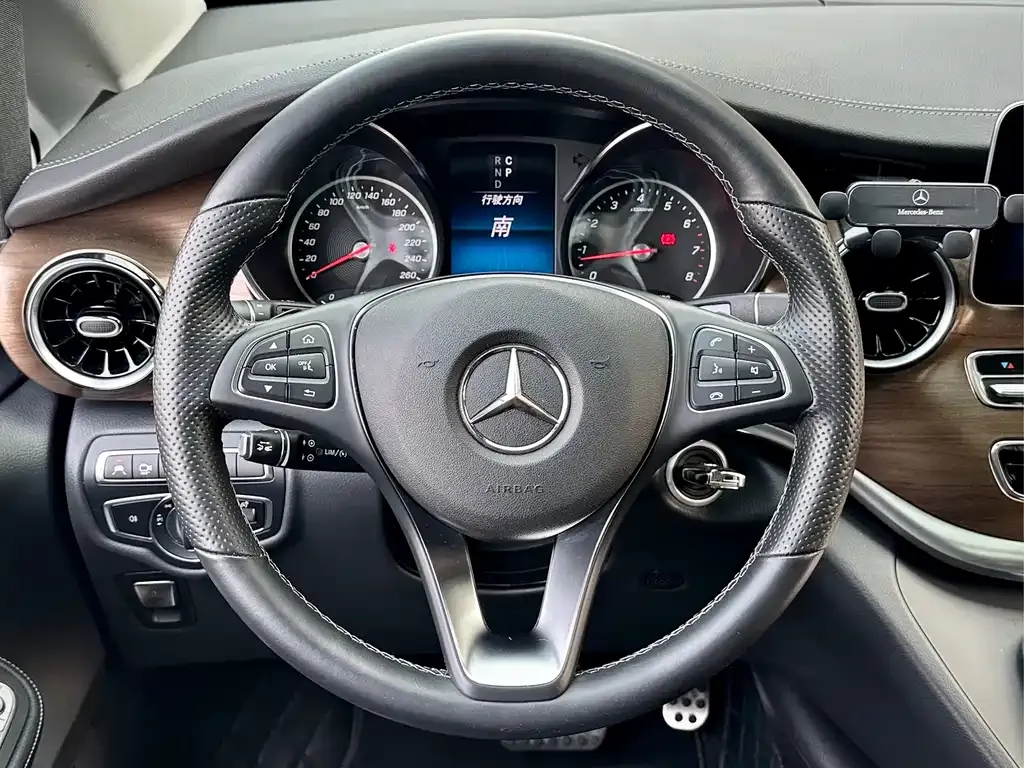 Mercedes-Benz V-Class 2023 из CN, фото 10