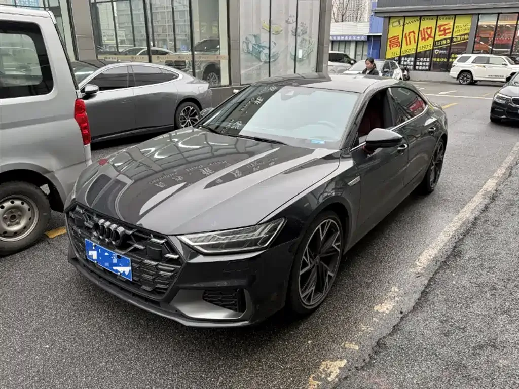 Audi A7L — фото 1