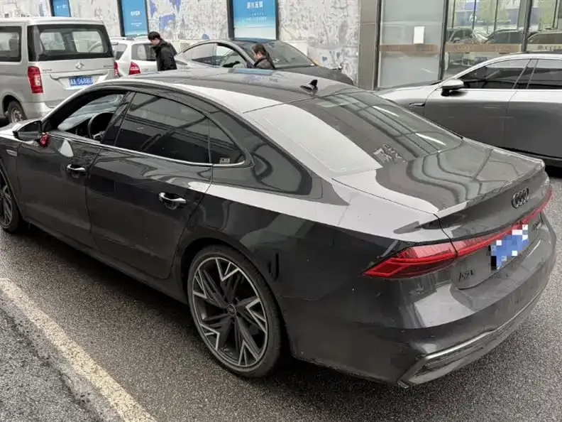 Audi A7L — фото 3