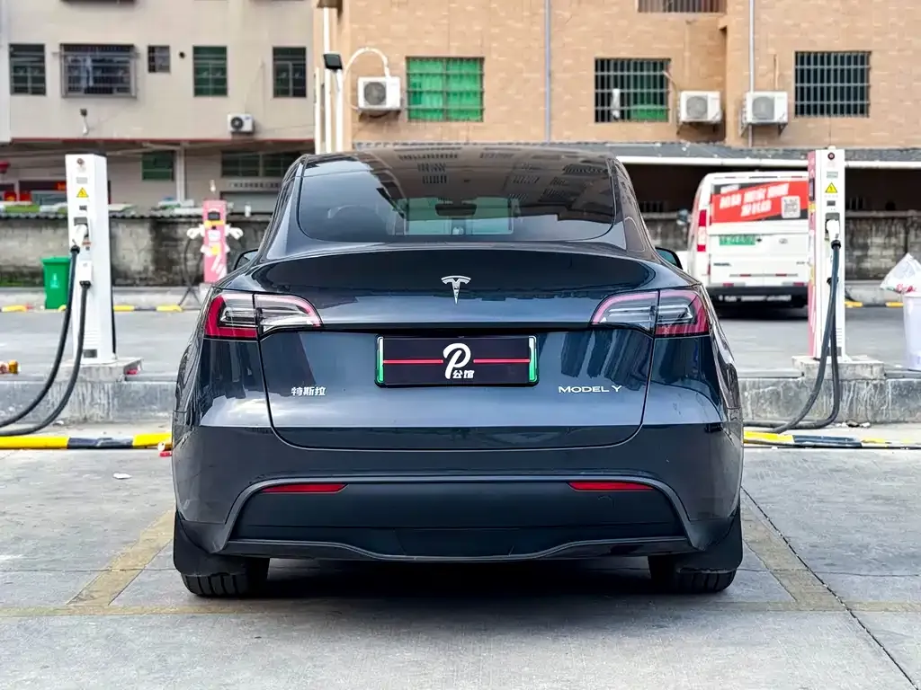 Tesla Model Y 2024 из CN, фото 5