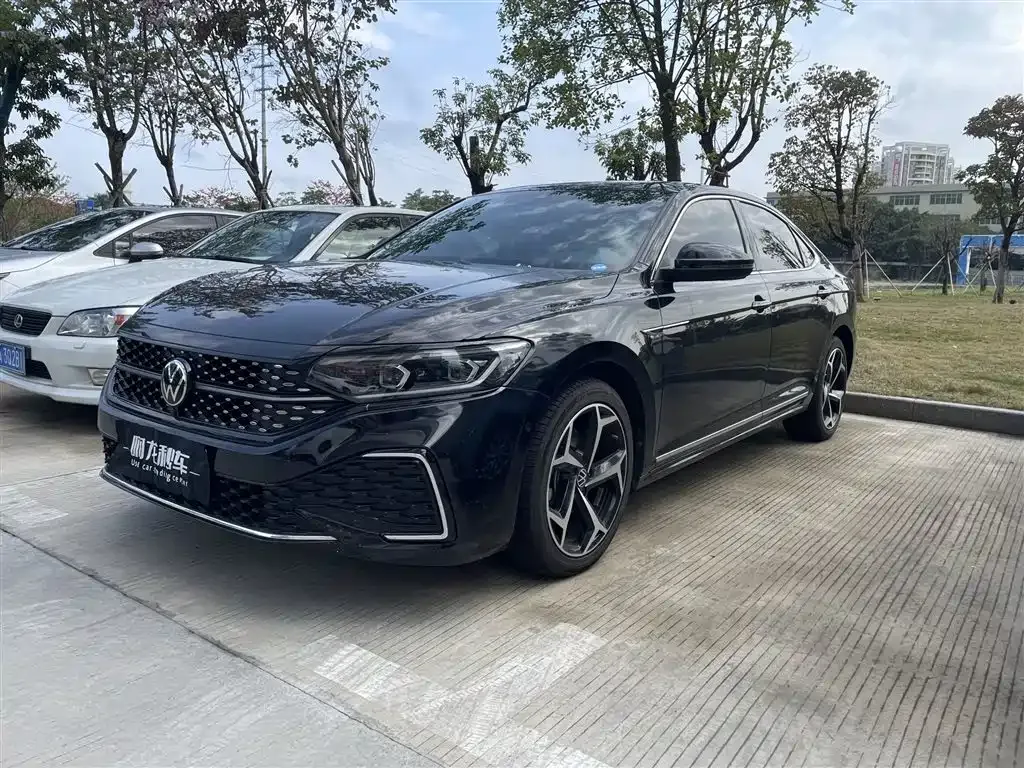 Volkswagen Passat — фото 1