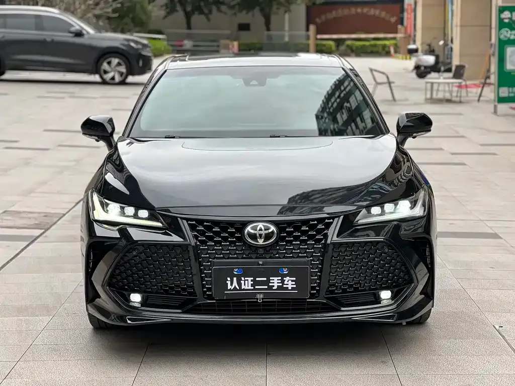 Toyota Avalon — фото 2