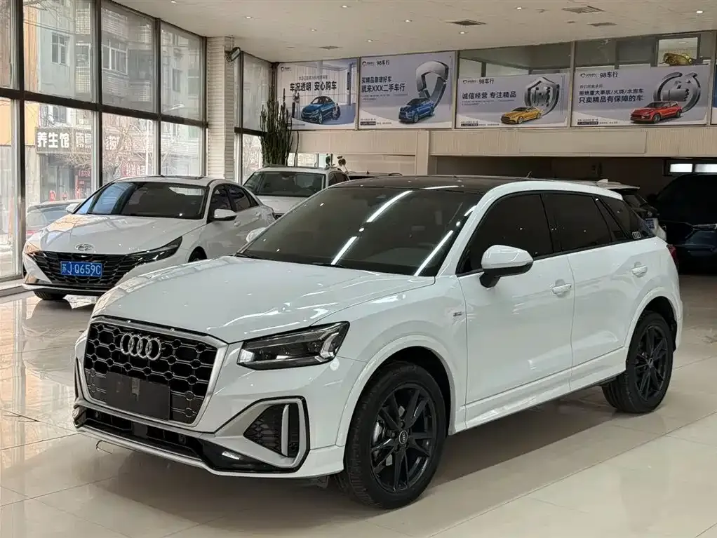 Audi Q2L 2023 из CN, фото 1