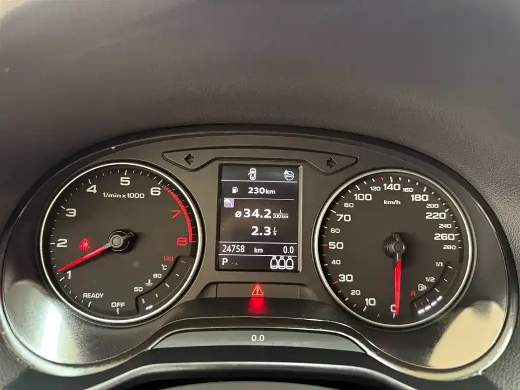 Audi Q2L 2023 из CN, фото 2
