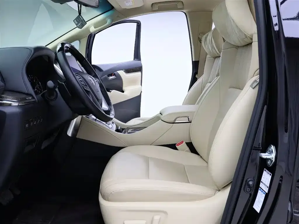 Toyota Vellfire 2022 из CN, фото 5
