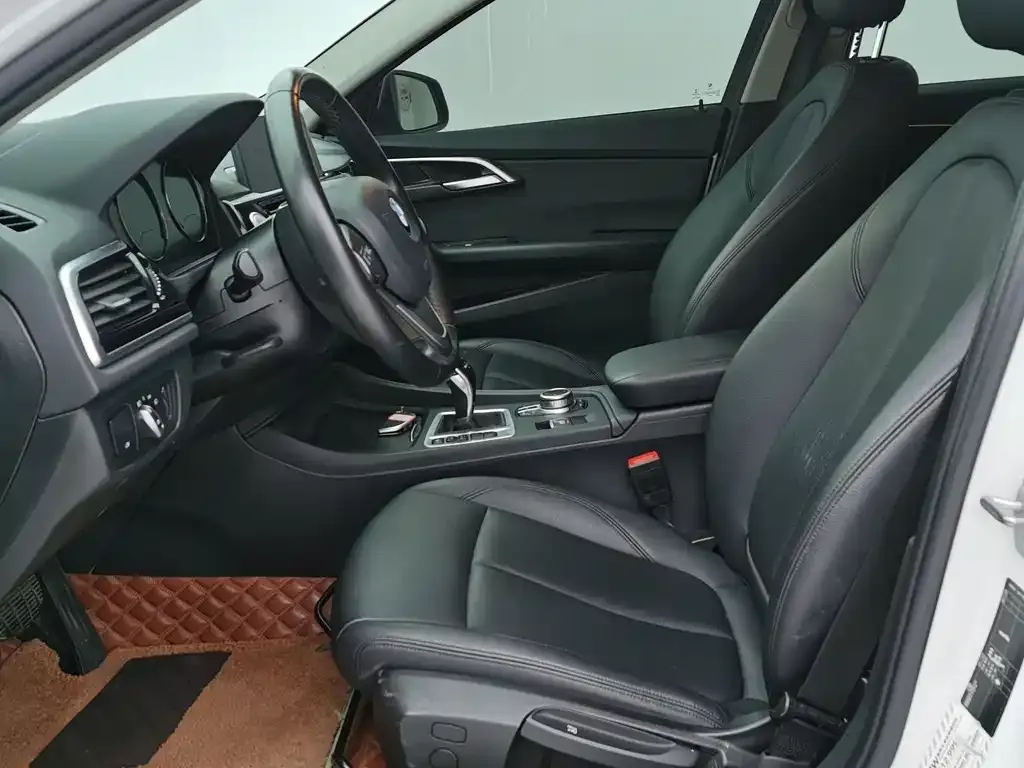 BMW 1 Series 2021 из CN, фото 8