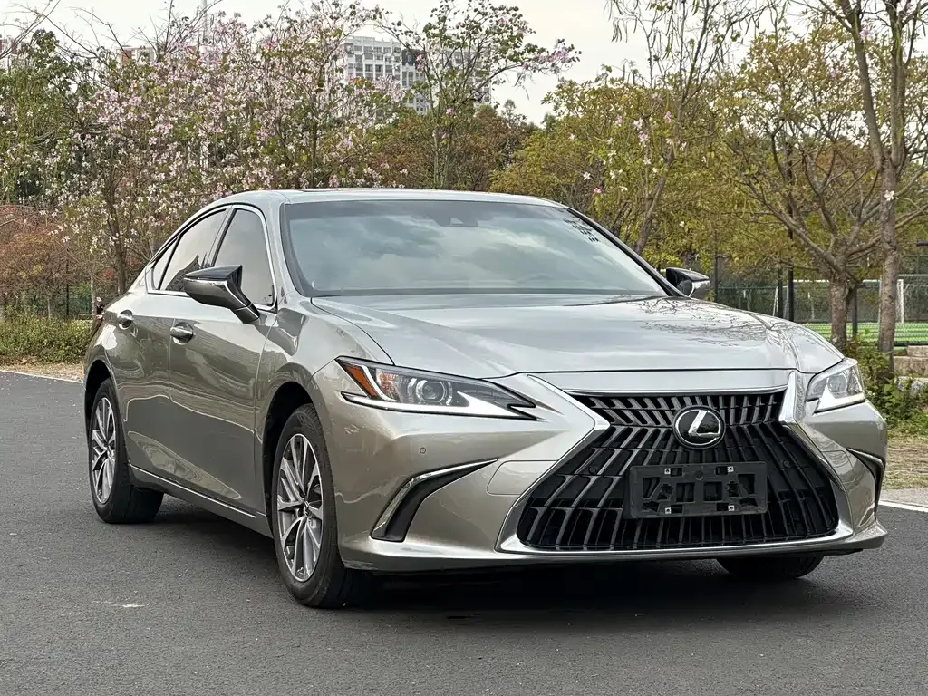 Lexus ES — фото 9