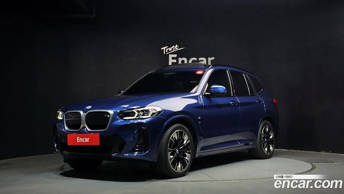 BMW iX3 — фото 1